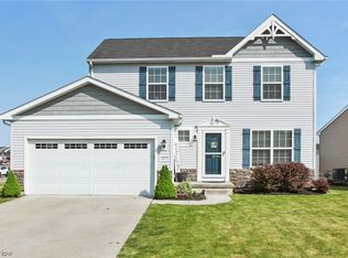 6887 Meadow Lakes Blvd, North Ridgeville, OH 44039
