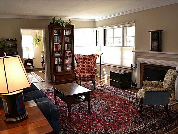 3rd image of 5855 Carrollton Ave