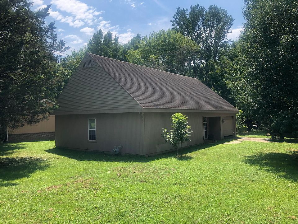1st image of 301 Stanton Dr