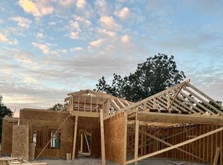 207 W 4th St, Del Rio, TX 78840