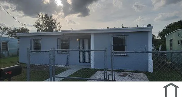 1446 NW 7th Pl