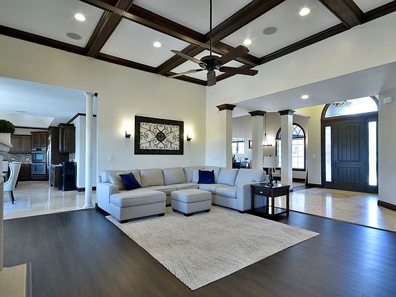 5th image of 15634 Jeanne Ln