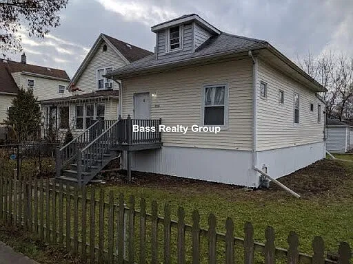 2 bed, 1.0 bath, $2,200 — Photo 1