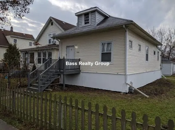 1716 Brown Ave, Evanston, IL 60201