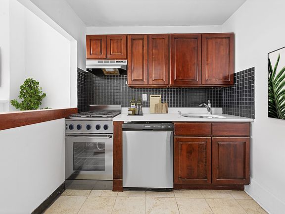 3rd image of 339 W 20th St APT 2f