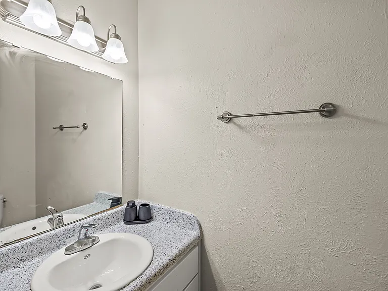 La Bella Apartments — Photo 23