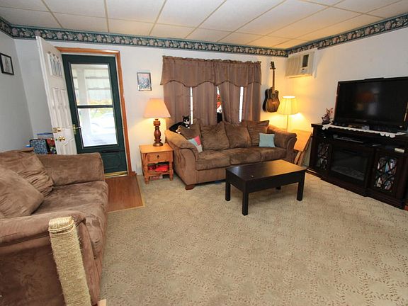 2nd image of 191 Hughes St