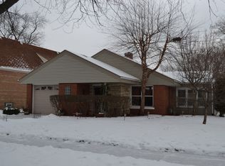 9717 S Avers Ave, Evergreen Park, IL 60805