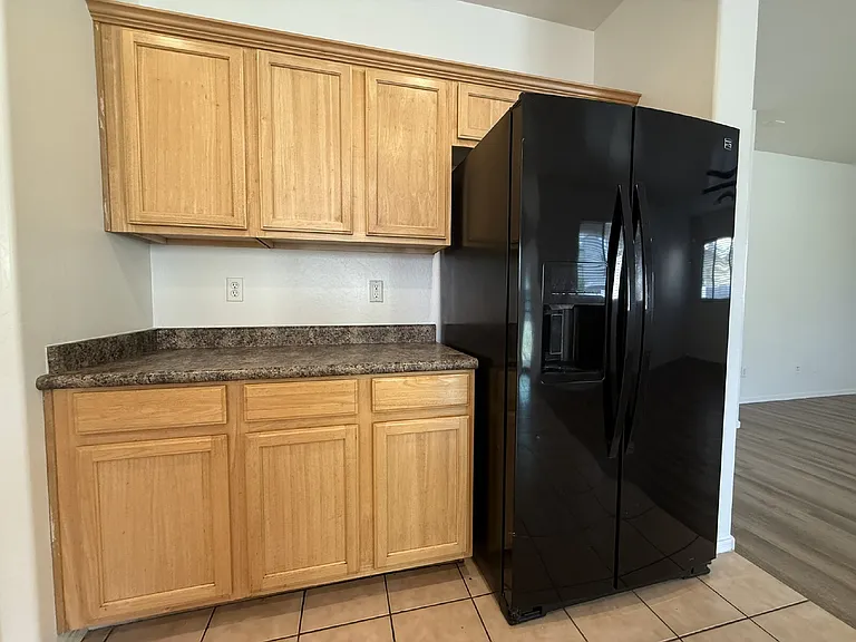 7258 W Palmaire Ave — Photo 11
