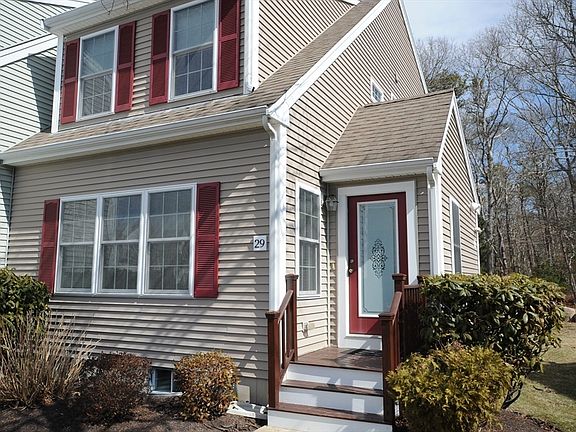 3rd image of 29 Carleton Pl #29