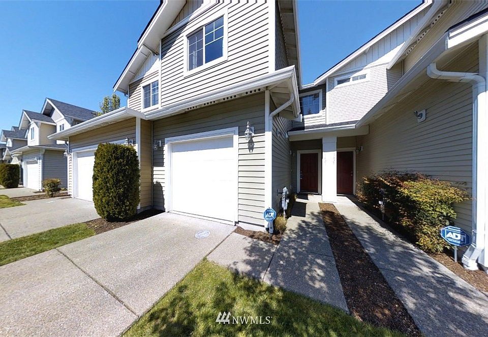 1st image of 1421 52nd Street NE #1002