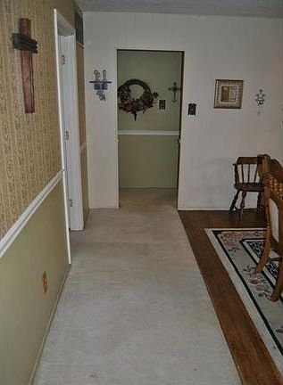 4th image of 7414 Foxtrail Dr