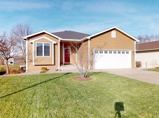 920 E 9th St, Hickman, NE 68372