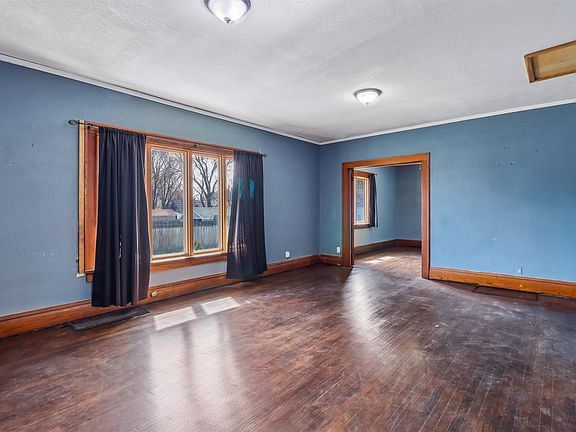 5th image of 1700 E 14th St