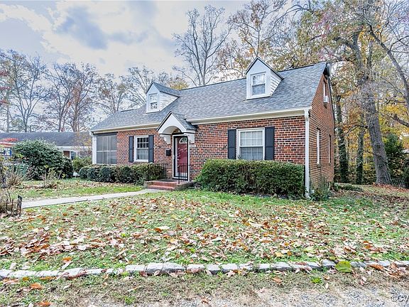 3rd image of 2406 Farrand Dr
