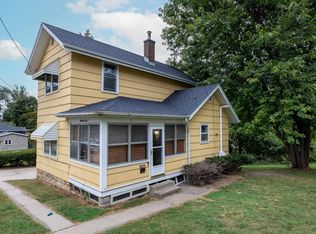 1063 Edina St, Dubuque, IA 52001