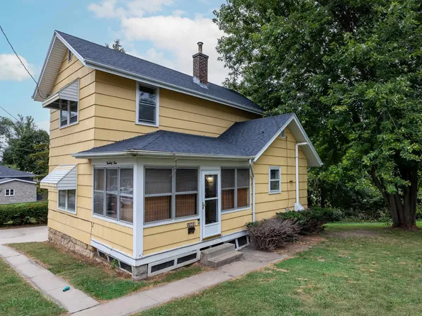 1063 Edina St, Dubuque, IA 52001