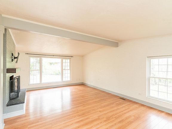 3rd image of 203 Hathaway Dr