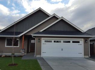 220 SE Yorktown Rd, Grants Pass, OR 97527