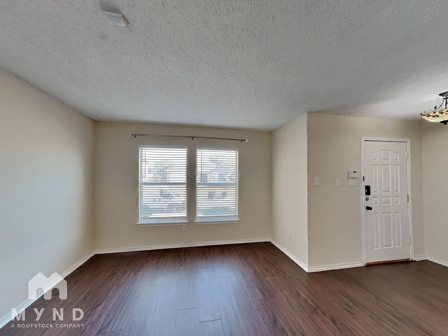 3 bed, 2.5 bath, 2530 sqft, $2,245 — Photo 3