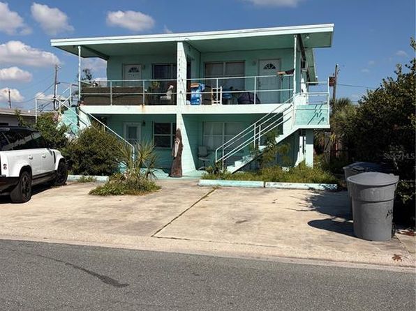 11425 1st St E APT 1