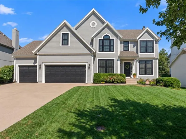 14105 Bradshaw St, Overland Park, KS 66221