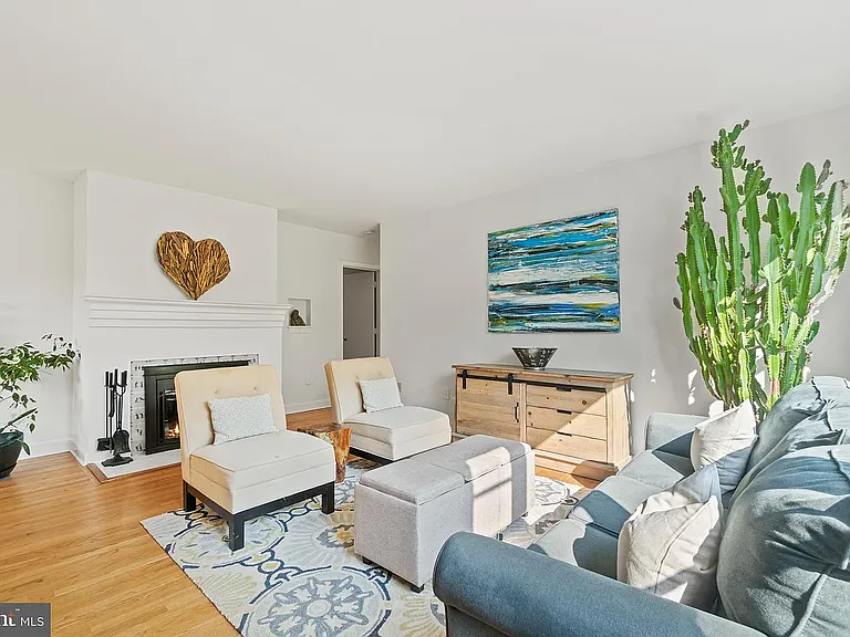 9407 Singleton Dr — Photo 4