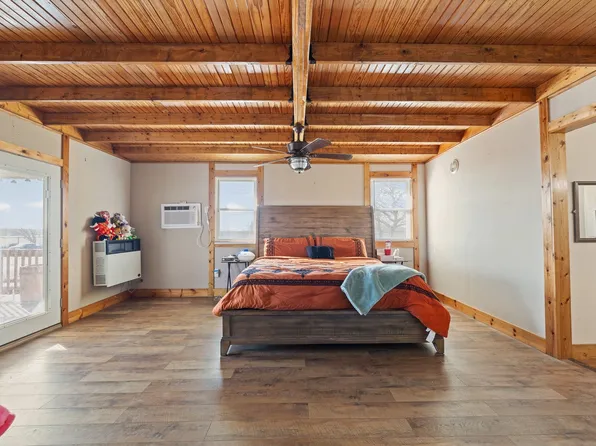 2204 Daniels Dr, Joshua, TX 76058