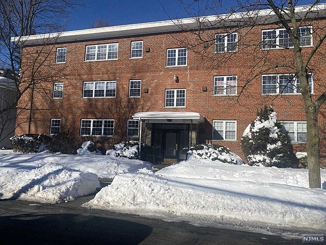 1st image of 542 4th Ave #1-0