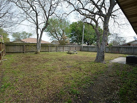 5th image of 2706 33rd Ave N