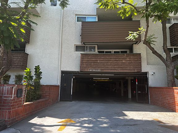 3rd image of 355 S Los Robles Ave Unit 212
