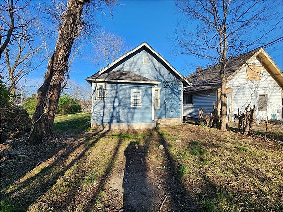 2nd image of 3937 Woodland Ave