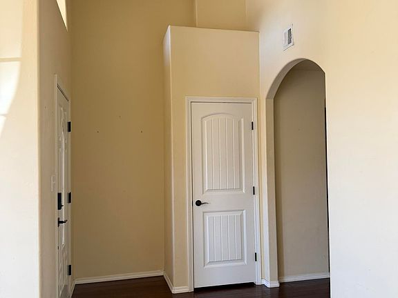 3rd image of 1810 Hays Dr