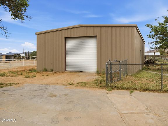 3rd image of 6626 Hawk Rd