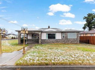 901 Zorada St, Grandview, WA