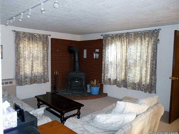 4th image of 135 Park Ln
