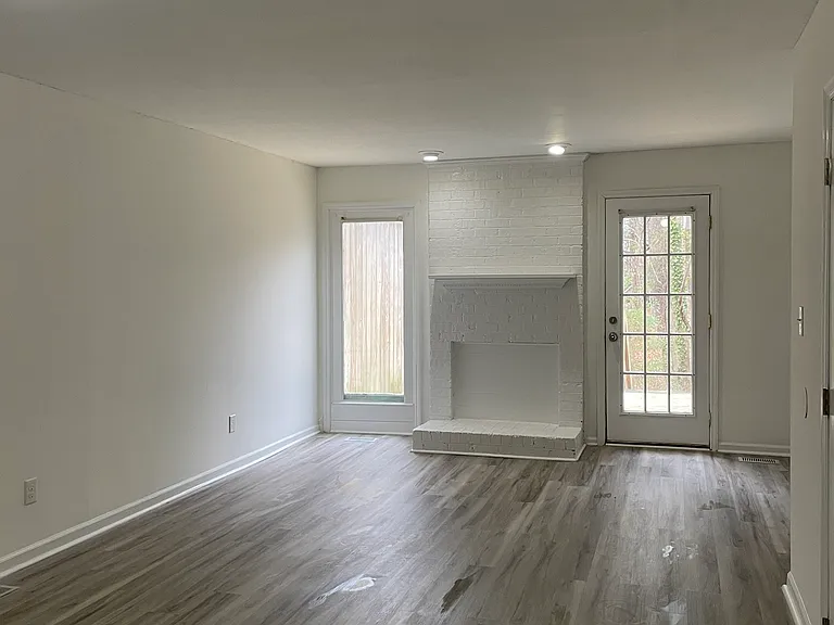 6909 Glendower Rd #B — Photo 9