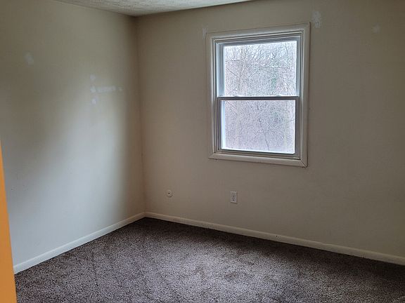 4th image of 2781 Thackeray Ave NW