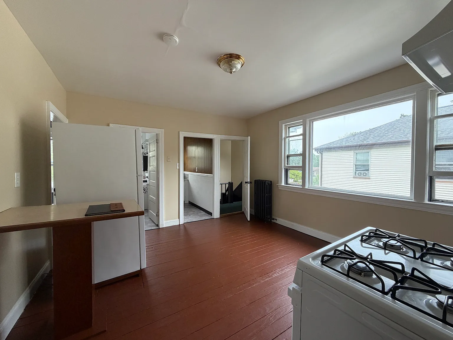 3 bed, 1028 sqft, $2,400 — Photo 4