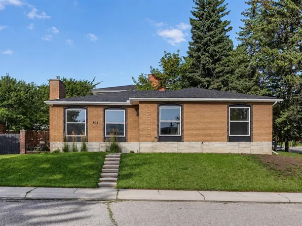 803 E Canford Cres SW, Calgary, AB T2W 1L4