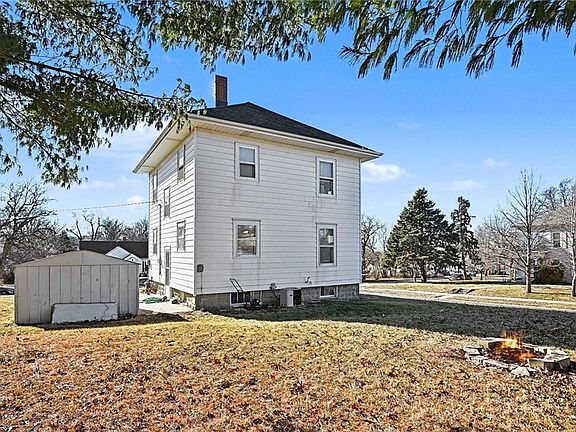 3rd image of 421 W Cooper St