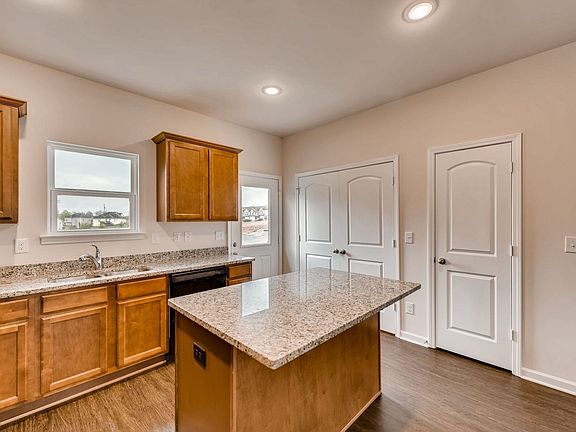 5th image of 105 Ofner Dr