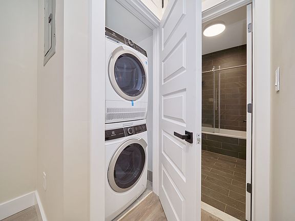 5th image of 277 Throop Ave #2B