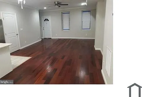 4 bed, $2,500 — Photo 4