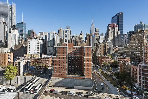 Sold by Nest Seekers International | media 7