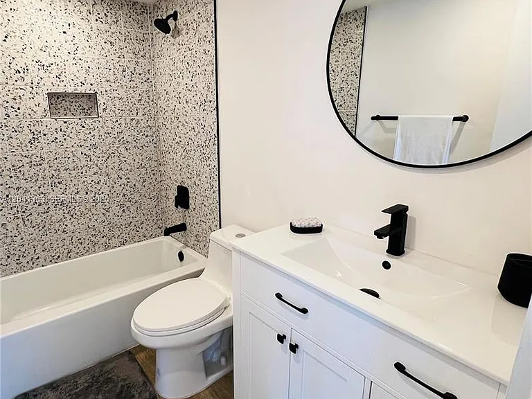 1900 Meridian Ave #306 — Photo 19