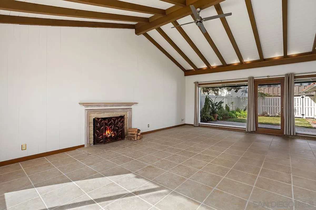 2 bed, 2.0 bath, 1200 sqft, $6,000 — Photo 2