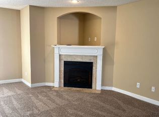 926 SW Imperial Ln, Lees Summit, MO 64064