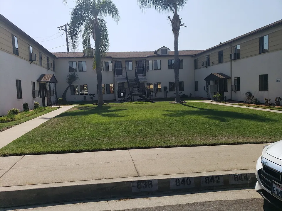 840 Carillo Dr #B