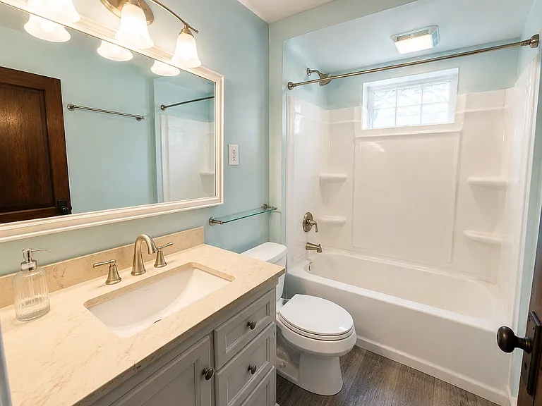 1660 Lauderdale Ave #1 — Photo 3